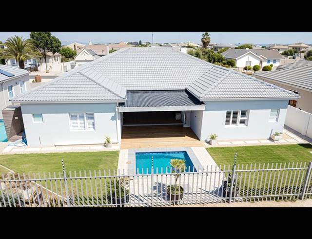 3 BEDROOM HOUSE FOR SALE IN COUNTRY CLUB